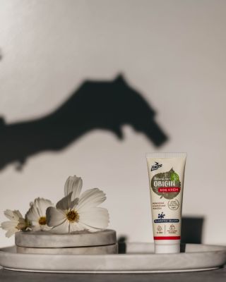 Malý zázrak🤎, který je dobré mít vždy při ruce. SOS krém Return to Origin, stoprocentně přírodní🌱 a vhodný pro celou...