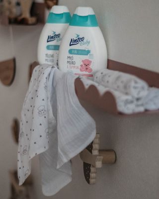 Pojďme si postupně představit všechny nové doplňky z kolekce Linteo Baby🤍. Praktické mušelínové ubrousky Linteo Baby🧸....