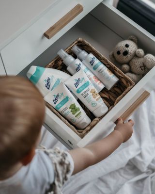 V zimě dostává citlivá dětská👶 pokožka zabrat. Vlivem mrazu❄ je často vysušená, napjatá a podrážděná. Proto je potřeba ji...